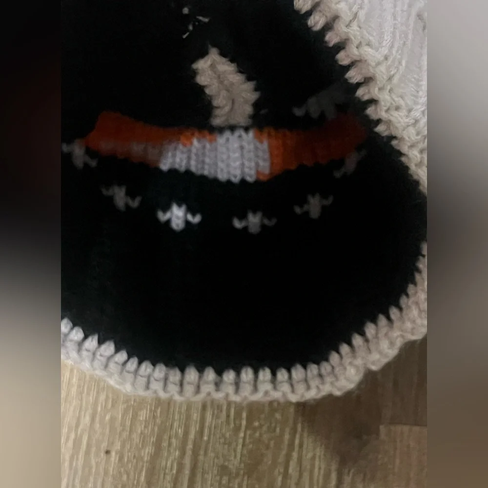 Kids Gunstock NH Snowman Pom Beanie Hat in White and Blue